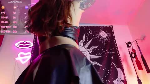 Snapshot of maddilust chatting on February 20, 2:17 pm Miss Lust online show from February 20, 2:17 pm