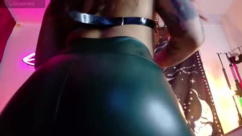 Snapshot of maddilust chatting on February 25, 3:32 pm Miss Lust online show from February 25, 3:32 pm