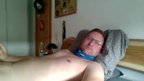 Snapshot of maddin8891 chatting on October 31, 9:54 am Maddin online show from October 31, 9:54 am