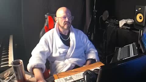 maddox840 online show from May 8, 7:57 am