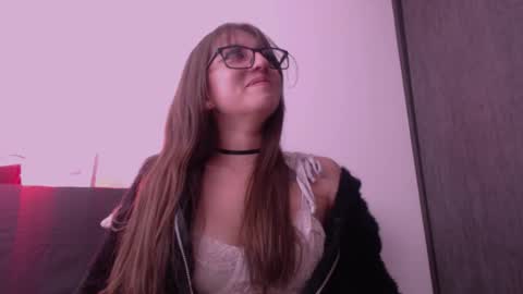 Snapshot of maddy_14 chatting on November 7, 8:20 pm Maddy UwU online show from November 7, 8:20 pm