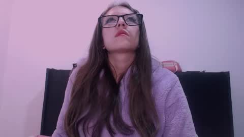 Snapshot of maddy_14 chatting on November 12, 9:47 pm Maddy UwU online show from November 12, 9:47 pm