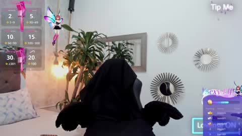 Snapshot of maddy_cooper_ chatting on January 23, 2:33 am Maddy online show from January 23, 2:33 am
