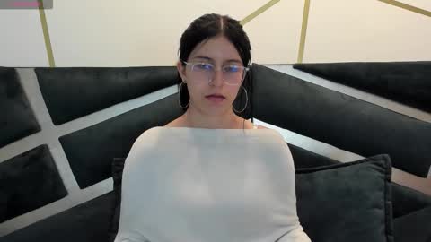 Snapshot of maddy_jacksonw chatting on October 20, 12:49 pm Maddy online show from October 20, 12:49 pm