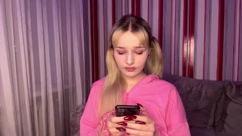 Maddy online show from April 1, 5:43 pm