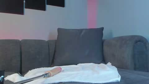 Snapshot of maddy_walker chatting on December 12, 8:43 pm Maddy online show from December 12, 8:43 pm