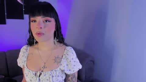 Snapshot of maddy_walker chatting on February 9, 7:52 pm Maddy online show from February 9, 7:52 pm