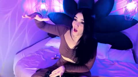 Snapshot of maddysexx_ chatting on June 27, 12:22 pm Maddy online show from June 27, 12:22 pm