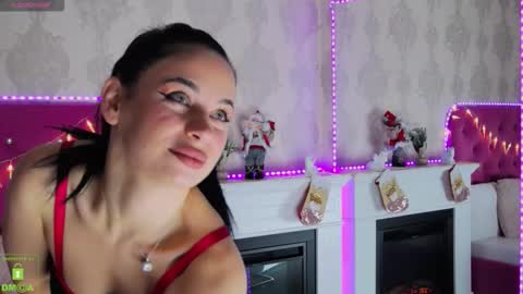 Maddy online show from December 4, 1:42 pm