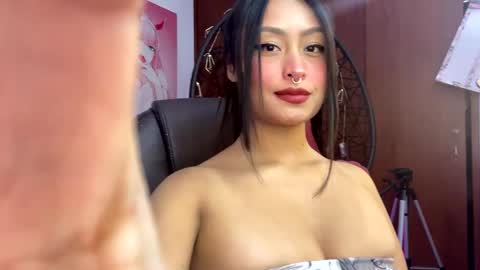 Snapshot of maddyy_sweet1 chatting on December 12, 1:32 am Maddy online show from December 12, 1:32 am
