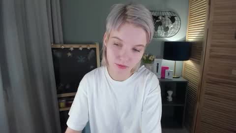 madelaines online show from January 14, 10:54 am