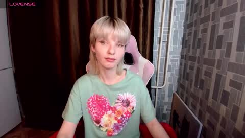 madelaines online show from March 8, 10:35 pm