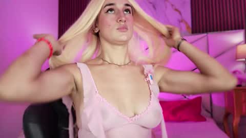 Madeline  online show from February 27, 5:07 am