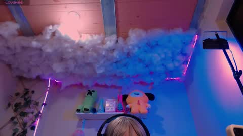 Snapshot of madelinebenet chatting on October 25, 4:20 am Madeline online show from October 25, 4:20 am