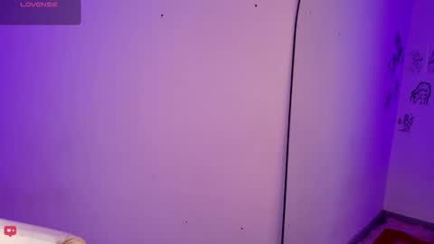 Snapshot of madelinebenet chatting on November 26, 4:35 am Madeline online show from November 26, 4:35 am