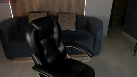 Snapshot of madelinefox_ chatting on February 17, 8:30 am Madeline online show from February 17, 8:30 am