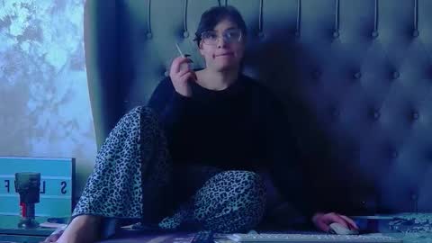 madelynvelure online show from March 26, 9:04 am