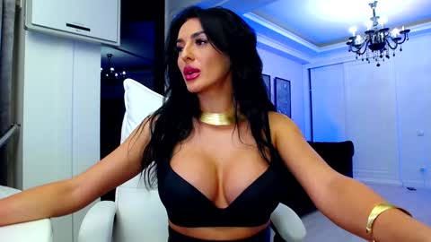 Snapshot of madena_ chatting on December 1, 7:47 pm Magda online show from December 1, 7:47 pm