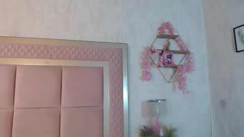 Snapshot of madhison_5 chatting on March 28, 12:05 pm madhison_5 online show from March 28, 12:05 pm