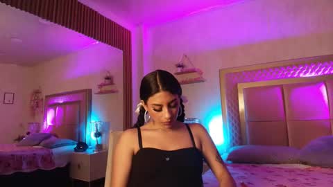 Snapshot of madhison_5 chatting on May 5, 2:36 pm madhison_5 online show from May 5, 2:36 pm