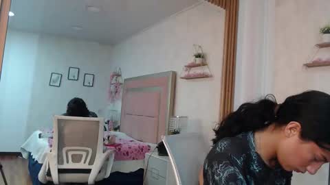 Snapshot of madhison_5 chatting on May 8, 11:48 am madhison_5 online show from May 8, 11:48 am