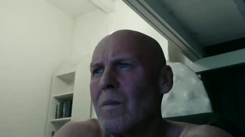 Snapshot of madio1187940 chatting on January 11, 5:29 pm madio1187940 online show from January 11, 5:29 pm