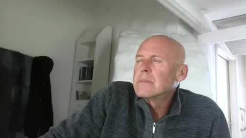 madio1187940 online show from October 24, 2:13 pm