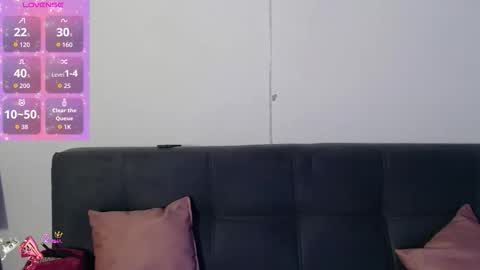 madison_oli online show from December 17, 1:55 am