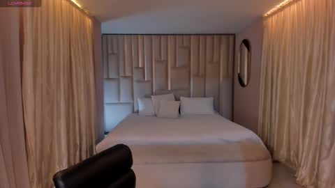 Maddi Collins online show from January 8, 11:45 am