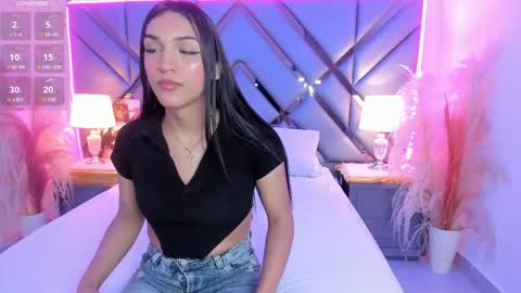 Snapshot of madisonherrera chatting on May 9, 6:57 pm Maddi online show from May 9, 6:57 pm
