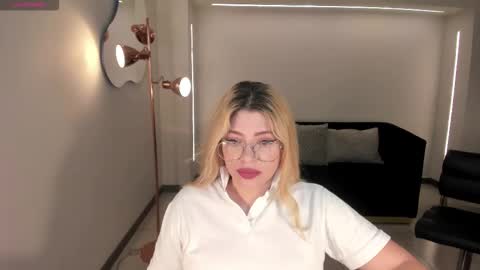 Madison Kane online show from November 30, 11:47 am