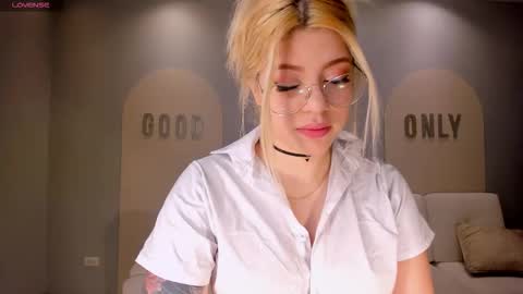 Madison Kane online show from January 18, 11:14 am