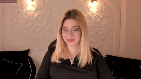 Madison Kane online show from April 4, 11:08 am