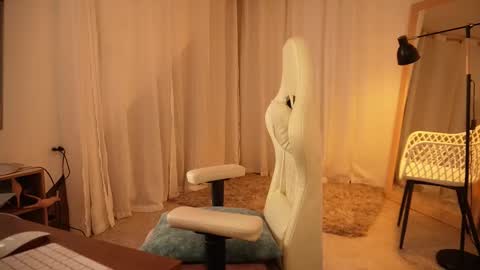 madisonlara online show from March 25, 4:57 pm