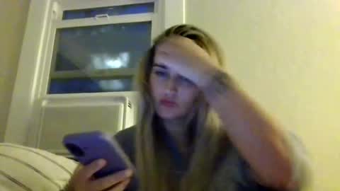 madisonlubbe2 online show from June 26, 3:33 am