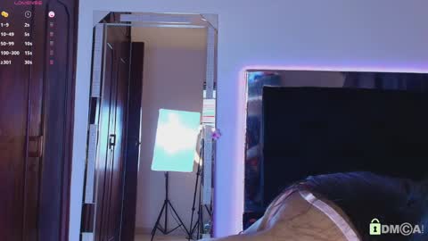 Snapshot of madisonwalkeeer chatting on April 8, 8:42 pm madisonwalkeeer online show from April 8, 8:42 pm