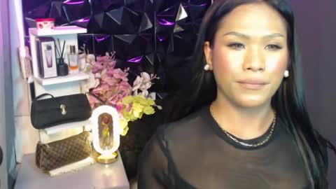 MADISONWILL online show from April 15, 12:45 pm