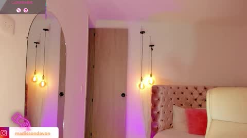 Snapshot of madisson_davon chatting on December 4, 9:23 pm Madisson Davon online show from December 4, 9:23 pm