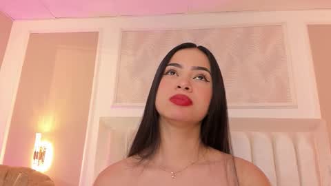 Snapshot of madisson_fox1 chatting on February 25, 12:37 pm online show from February 25, 12:37 pm