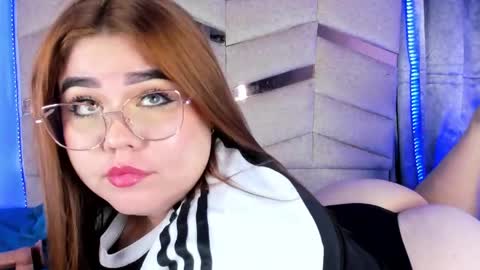 madissonlee__ online show from April 11, 10:58 pm