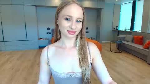 Snapshot of madlen_new chatting on June 12, 10:25 am Madlen online show from June 12, 10:25 am
