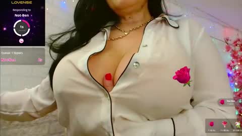 Leena online show from February 15, 3:31 pm