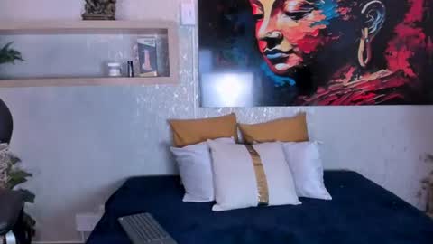 Snapshot of mady_roa chatting on June 20, 10:23 pm Mady Roa online show from June 20, 10:23 pm