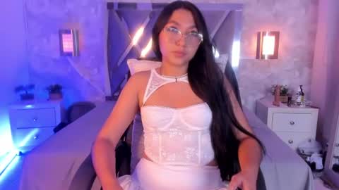 Snapshot of mady_roa chatting on July 15, 12:05 am Mady Roa online show from July 15, 12:05 am