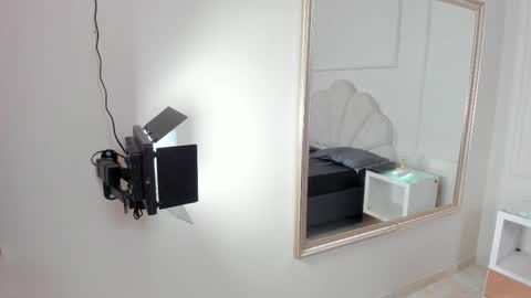 Snapshot of madyscarlett chatting on October 10, 12:04 pm madyscarlett online show from October 10, 12:04 pm