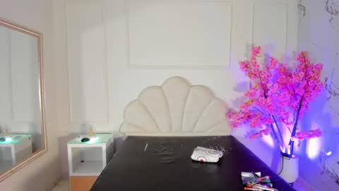Snapshot of madyscarlett chatting on October 11, 11:53 am madyscarlett online show from October 11, 11:53 am