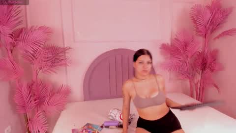 Snapshot of madyscarlett chatting on October 12, 12:04 pm madyscarlett online show from October 12, 12:04 pm