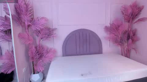 Snapshot of madyscarlett chatting on October 14, 1:23 pm madyscarlett online show from October 14, 1:23 pm
