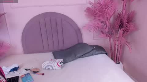 Snapshot of madyscarlett chatting on October 20, 11:43 am madyscarlett online show from October 20, 11:43 am