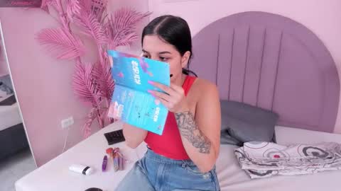 Snapshot of madyscarlett chatting on October 21, 11:55 am madyscarlett online show from October 21, 11:55 am